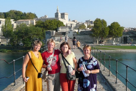 na Avignonském mostě (sur le pont dˇAvignon....)